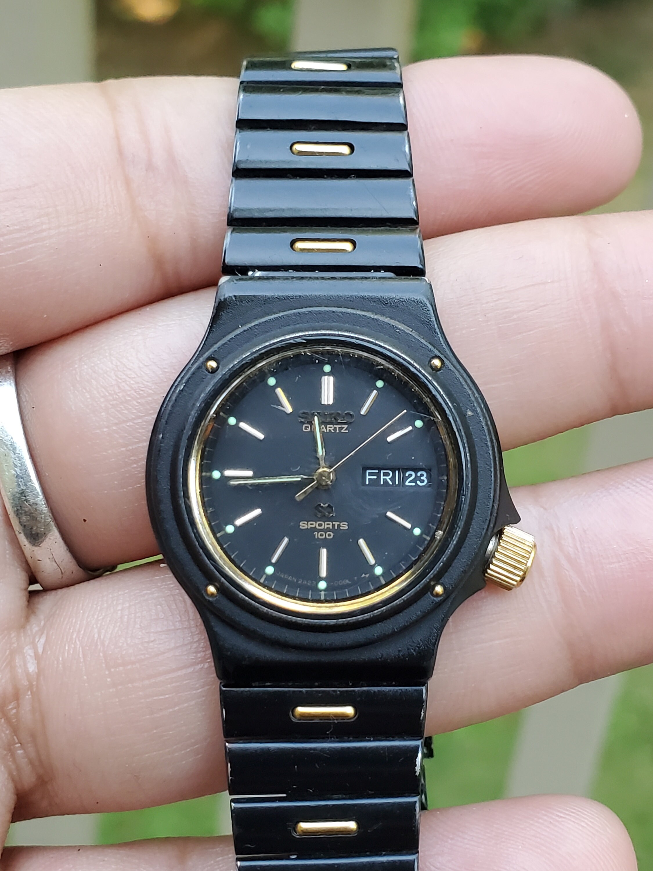 Seiko quartz sq sports 100 deals
