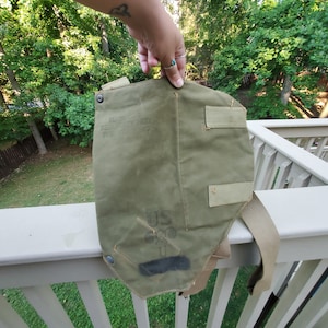 Vintage US Military JI-19 Gas Mask Bag Vintage Gas Mask Bag