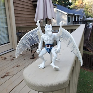 Vintage 1996 BVTV Gargoyles Icestorm Brooklyn Action Figure