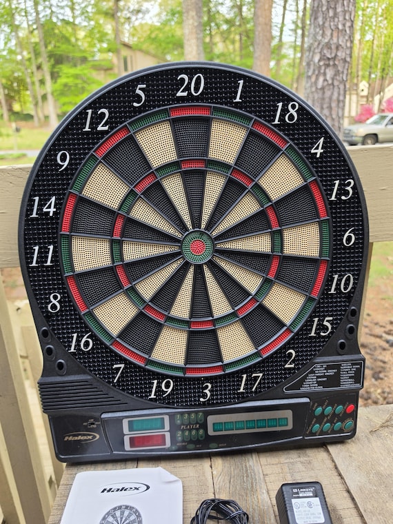 Vintage 1990s Halex Match Play 2100 Electronic Dart Board Digital