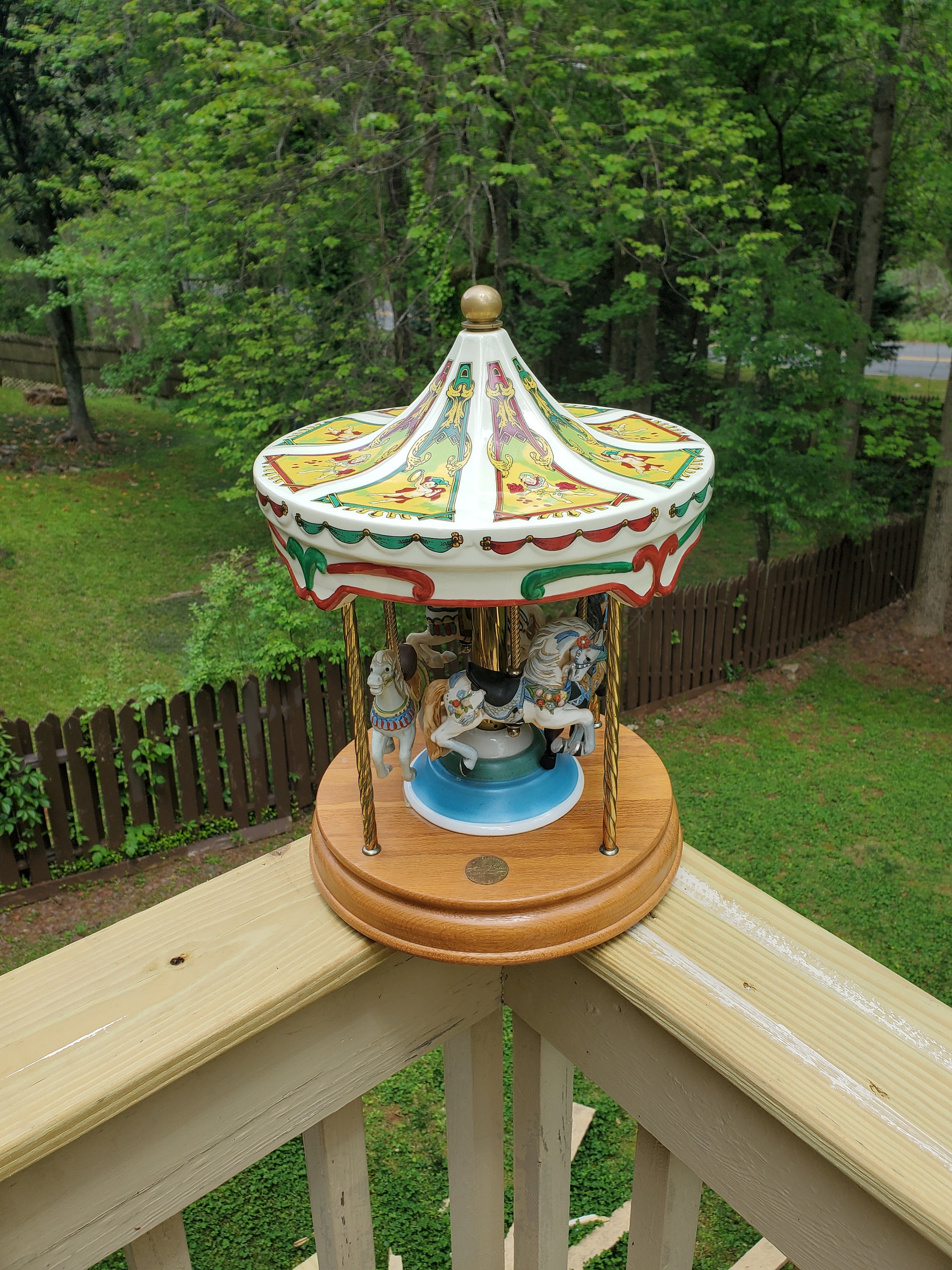 Vintage Willitts Tobin Fraley Musical Carousel Horses Music Box