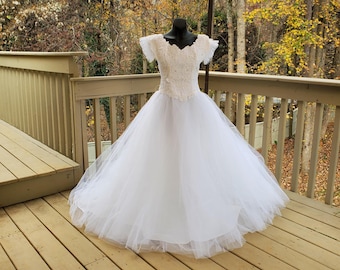 Robe de mariée vintage fabriquée par l'Union européenne Robe de mariée Cendrillon Robe perlée