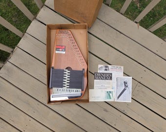 Vintage Oscar Schmidt MEG 15-Chord Autoharp