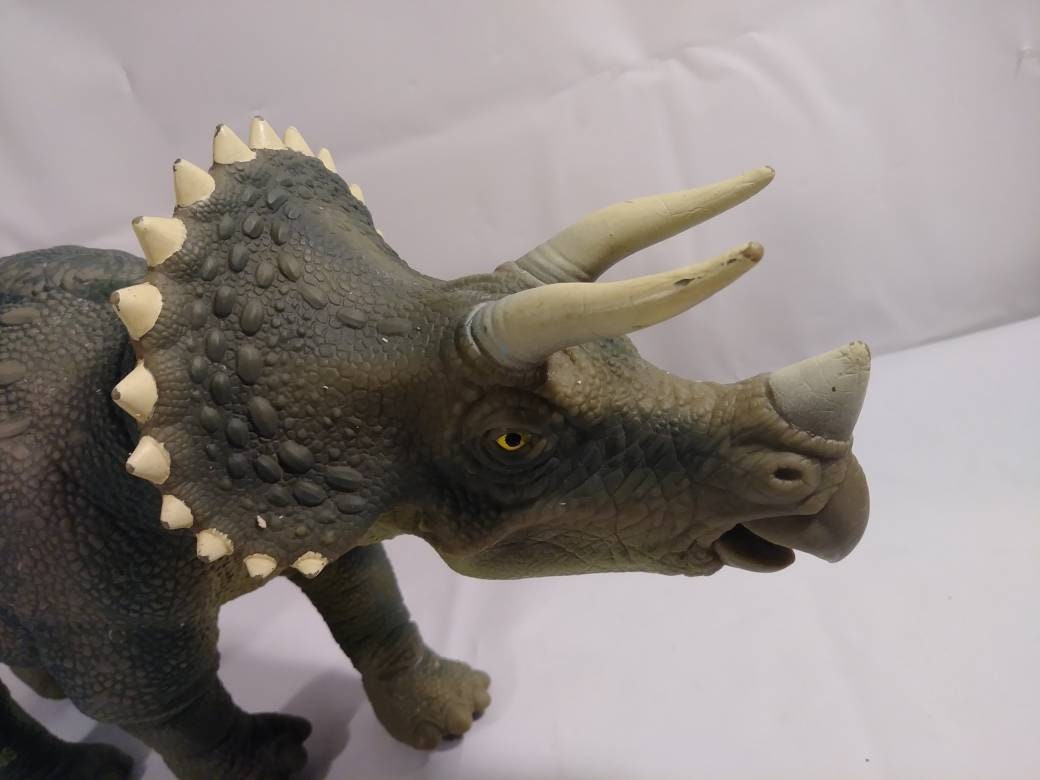 Triceratops JP08 Jurassic Park - jouets rétro jeux de société figurines et  objets vintage