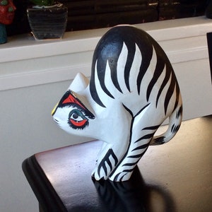 Vtg Black and White Folk Art Cat