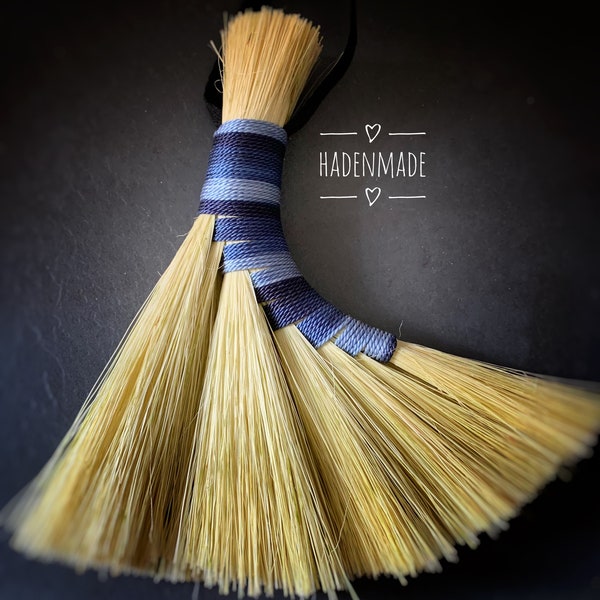 Traditionaly handmade natural fibre brush. Tampico fibre.