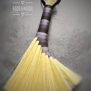 Traditionaly handmade natural fibre brush. Tampico fibre.