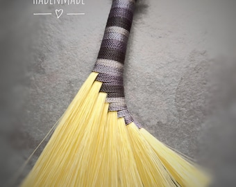 Traditionaly handmade natural fibre brush. Tampico fibre.