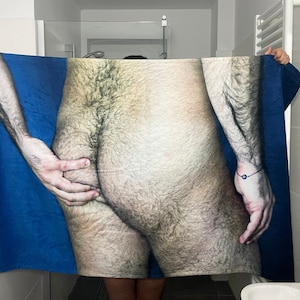GRAB TOWEL - Culo peloso, culo, nudo maschile, queer, uomini, uomo, sexy, sedere, peloso, uomini nudi, regalo gay, stampa gay, sedere, omoerotico, articoli per la casa omosessuali