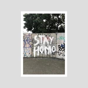 STAY HOMO PRINT - Queer Fotografie, Gay Pride, lgbtqia+, schwule Liebe, lgbtq stolz, Gay Gift, Gay print, Gay art work, Poster, Homo Homeware
