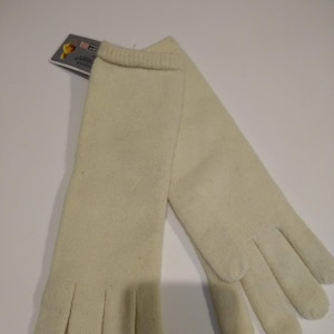 Vintage NWT Soft Creamy Off-White Knit Gloves, Women&#39;s Gloves, Washable