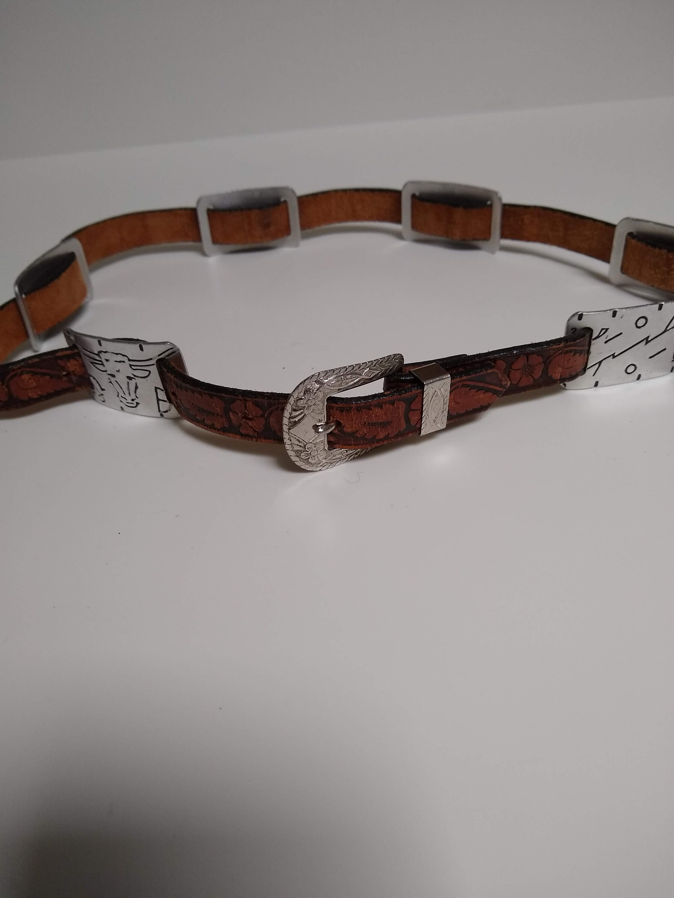 Vintage Western Style Tooled Leather Belt With Metal Etched Vintage Western Style Tooled Leather Belt With Metal Etched