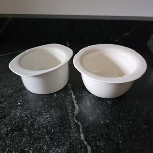 Retro Mid-Century Creamy White Ramekin, Custard pot, Condiment Bowl, Dip Bowl, Nut or Candy Dish