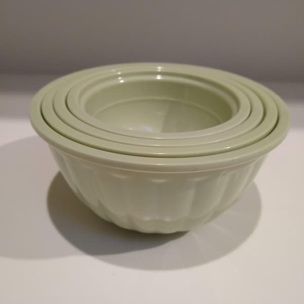 Vintage Set of 4 Small Light Jade Green Melamine Nesting Bowls with 'Ribbed' Surface