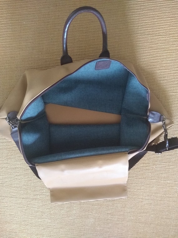 Vintage Large and Roomy Duffel / Overnight / Travel /… Gem