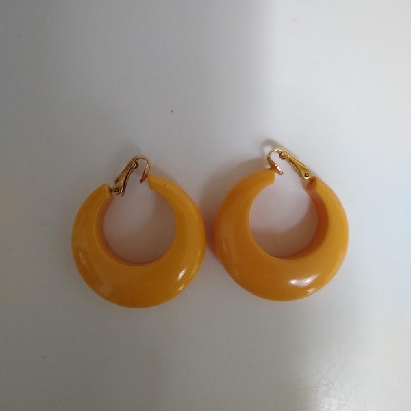 Boucles D'oreilles Clips Vintage En Bakélite/ Résine Beige – Occasion