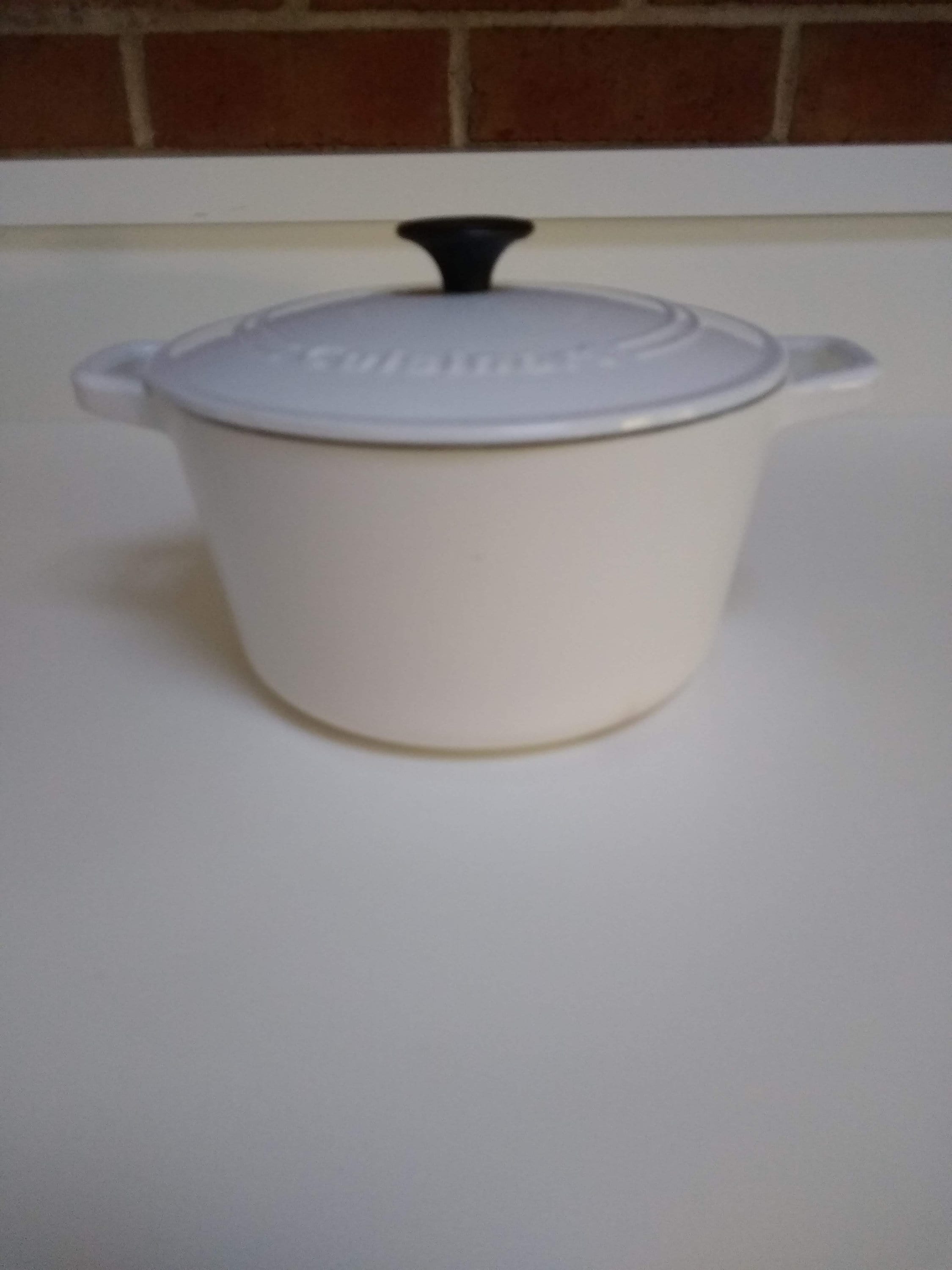 Cuisinart White Enamel Cast Iron Pot 1.5 Quart Baker with Lid Used - Good  condit