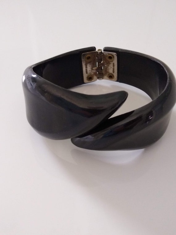 Vintage plastic cuff bracelet Gem