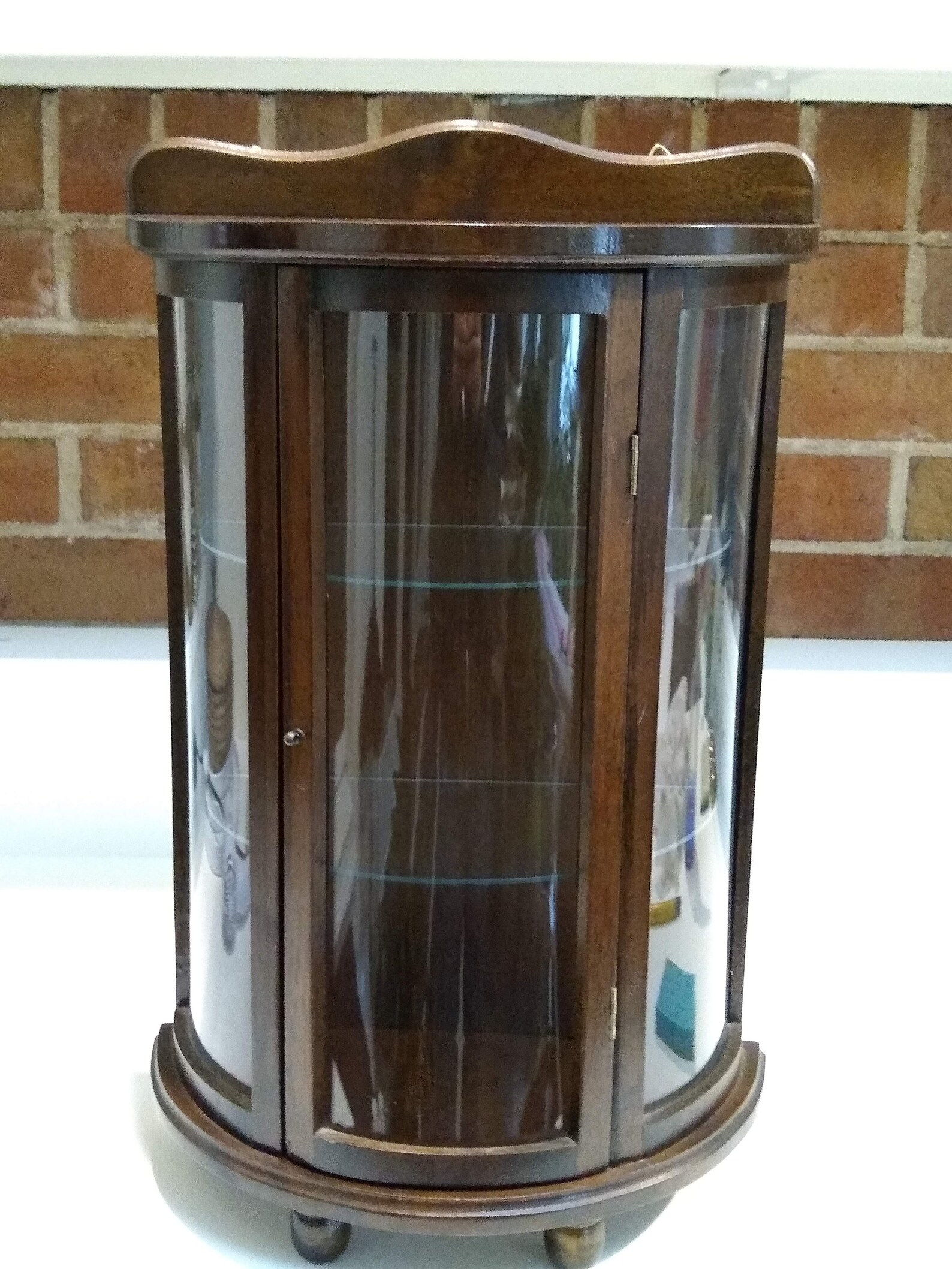 Vintage Curved Glass Curio Case Bow Front Display Etsy