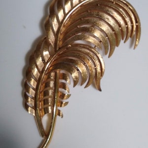 Vintage Large Goldtone Feather Brooch, Textural Pin