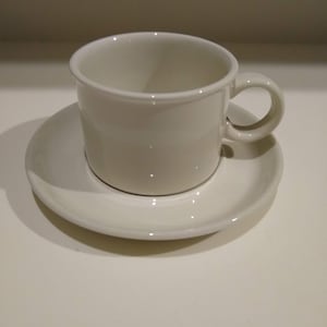 Vintage Wedgwood Midwinter &#39;Stonehenge&#39; Small Mugs with Saucers, Off-white Porcelain Cups and Saucers made in England