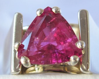 Vintage 14K White Gold Natural Pink Tourmaline Ring, 2.29 Carat Trillion Cut