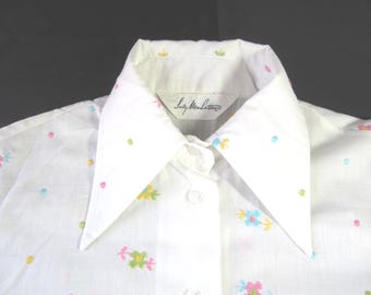 1970s LADY MANHATTAN BLOUSE with Flower Embroidery