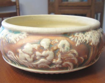 Roseville Donatello Matte Bowl: Vintage Pottery Artistry, 1920s