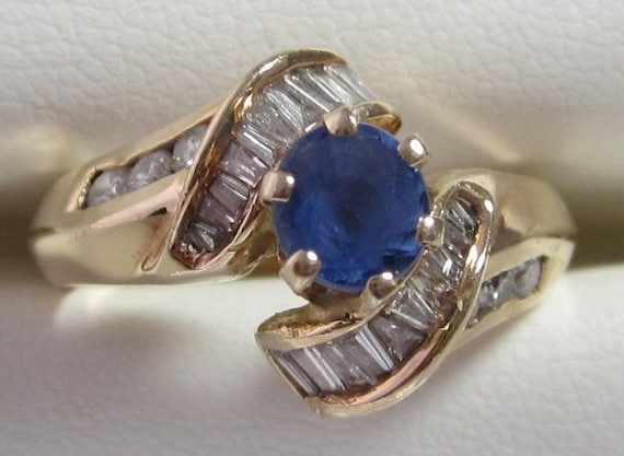 SAPPHIRE RING // Sapphire & Diamond Ring // Sapphi