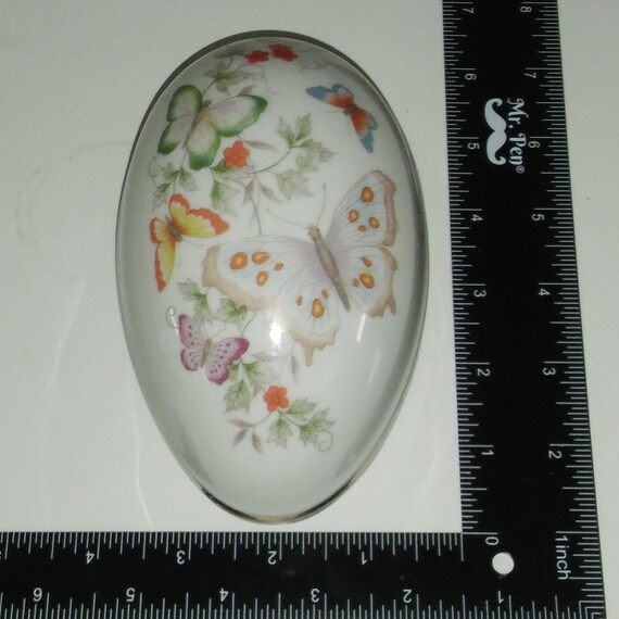 1979 Avon Egg shaped Trinket Dish with Butterflies - image 7