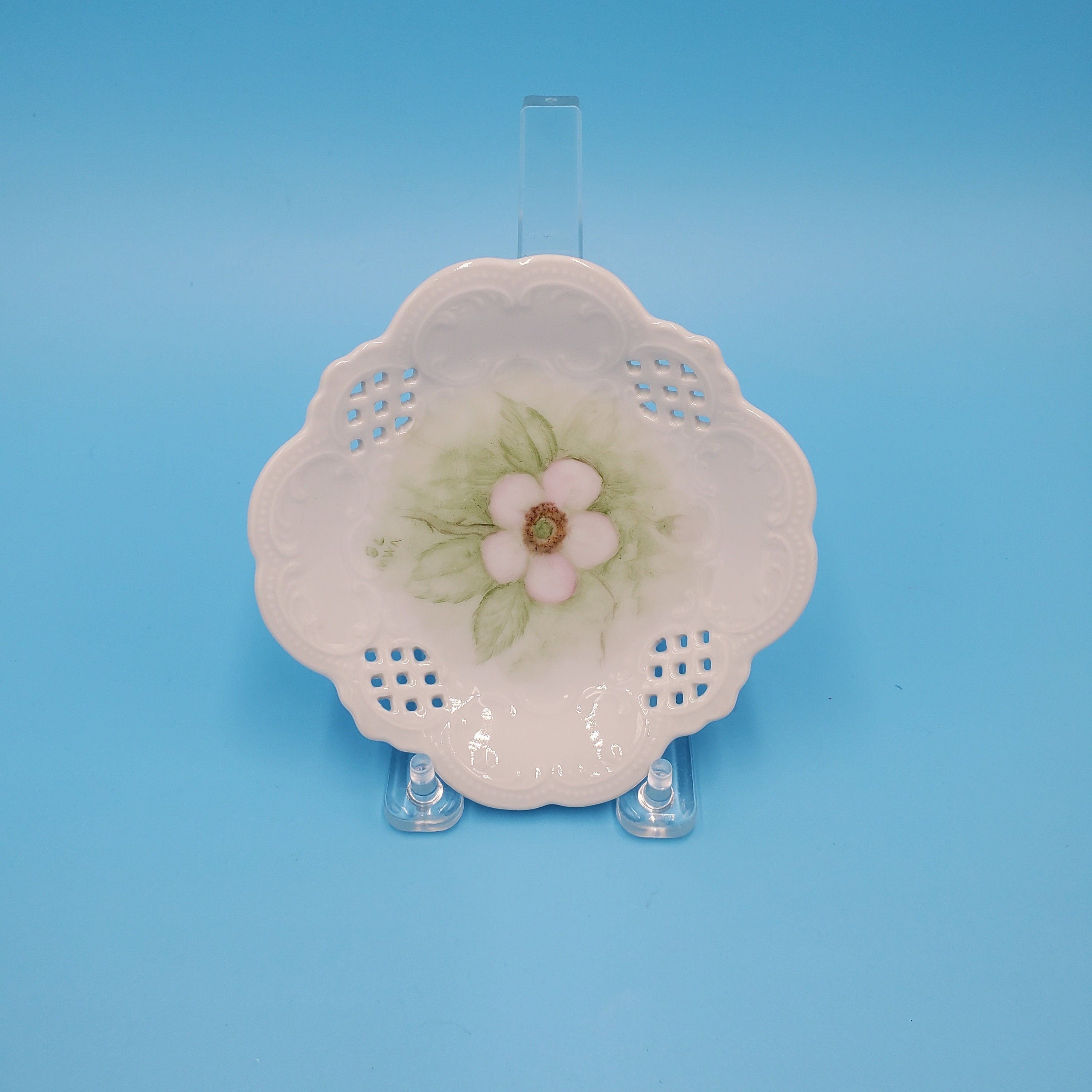 Small Reticulated Floral Plate; Small White Trinket Plate