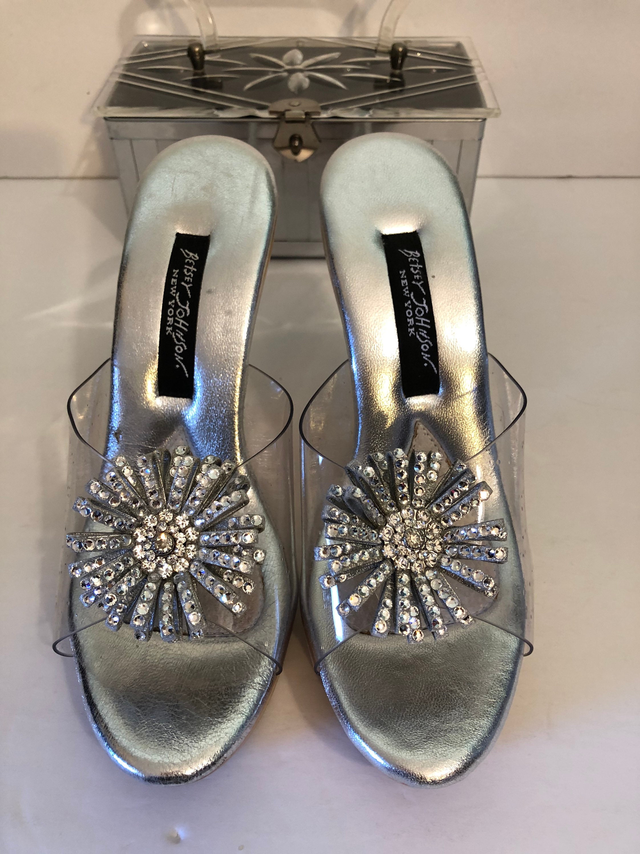 BETSEY JOHNSON*真珠光沢ビーズ*ラインストーン*リボン*パンプス Betsey Johnson Mayson Heels Sz 8.5 Blue Satin Jeweled Sequin