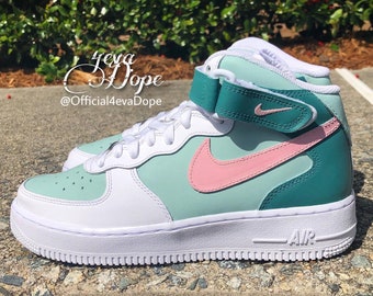 Air Force 1 Mid | KICKSCREW