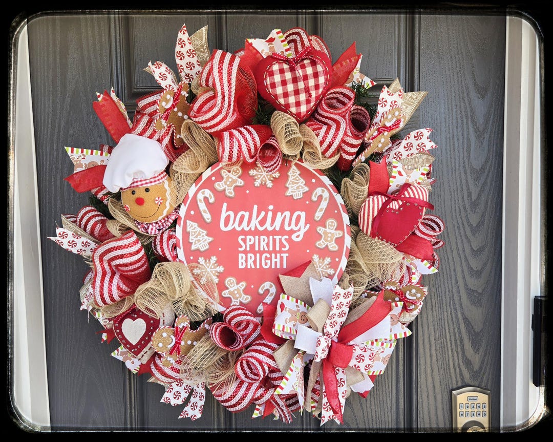 Gingerbread Man Christmas Wreath, Holiday Front Door Decor - Etsy