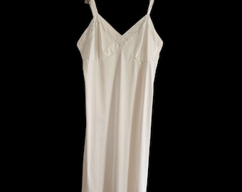 Vintage Vanity Fair Sissy 36 Nylon Full Slip Romantic Nightgown Lace Ivory