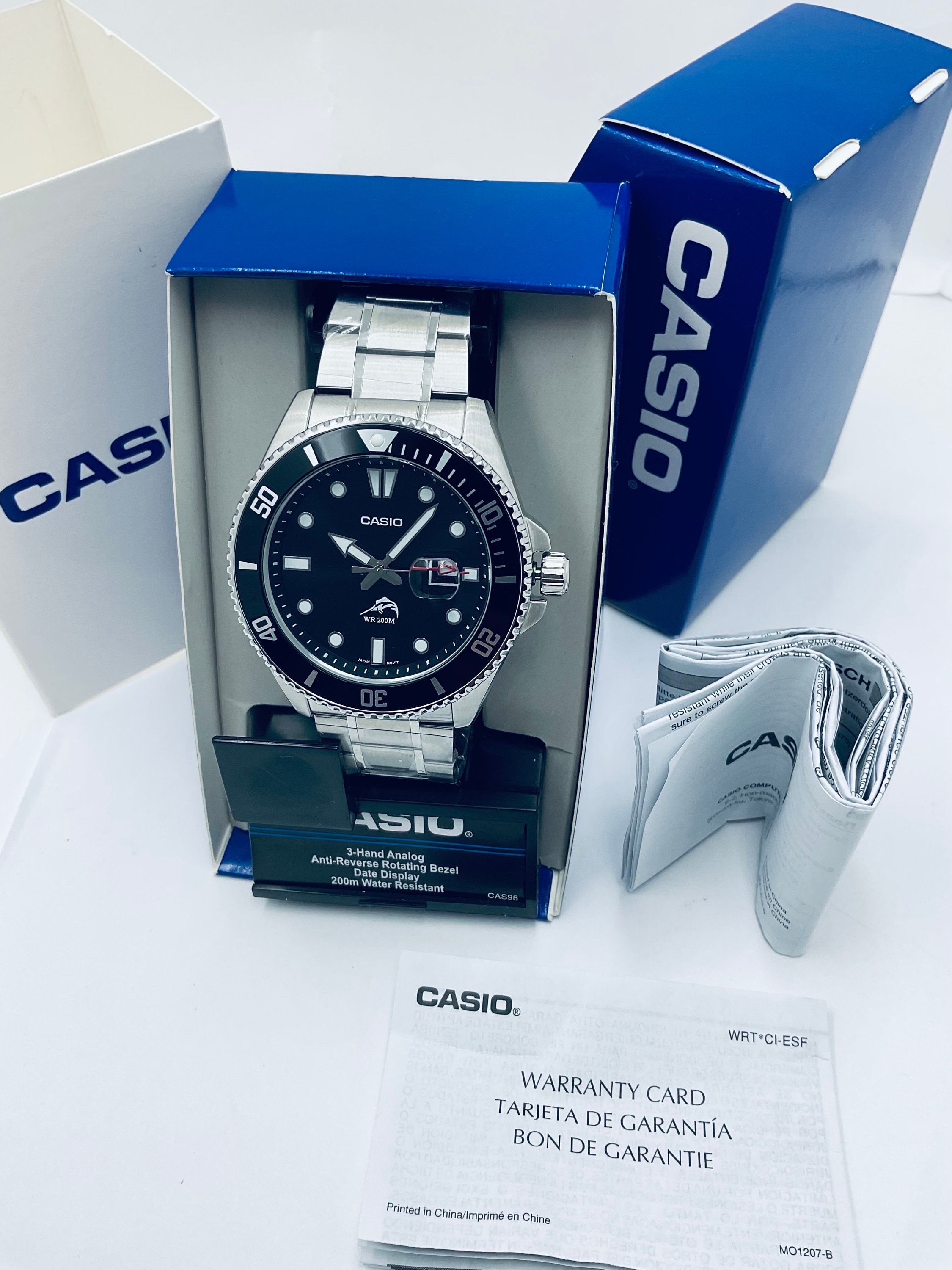 カシオ MDV106-1AV、Duro、カスタム拡大鏡ウィンドウ、ステンレス