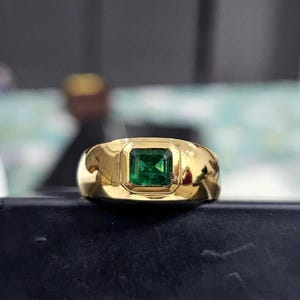 Anillo de hombre con esmeraldas naturales de Zambia en talla baguette en oro amarillo de 14k - Anillo de compromiso de esmeralda y diamante auténticos para hombre en oro macizo de 14k.