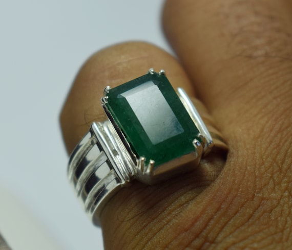 Buy quality DESIGNING FANCY REAL DIAMOND GREEN STONE RING in Ahmedabad