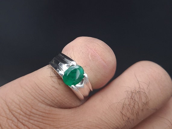 Emerald Panna Gemstone Ring 9.00 Ratti For Men And Women. Girls
