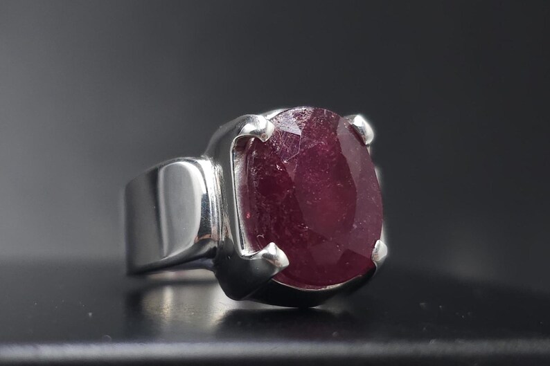 Natural Afghanistan ruby ring for both men and women pigeon blood color