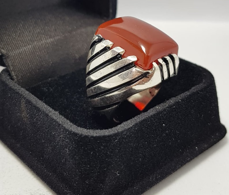 Men/'s Rectangular Silver Yemeni Aqeeq Akik Ring Carnelian Agate Ring Design Red Yamni Akik Ring Shifat Al Abad Handmade 925 Sterling Silver