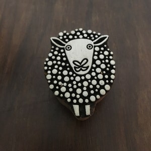 Dotty Sheep Indiase handgesneden houten blokstempel, traditioneel stempelblok voor textiel- en stoffendruk, aardewerk, doe-het-zelf; Tjaps, schapenaardewerk