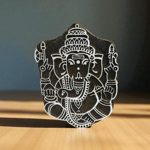 フェアトレードガネーシャデザイン彫刻インド木製印刷ブロックスタンプ手彫りインド木製印刷ブロック、織物スタンプ、陶器スタンプ、