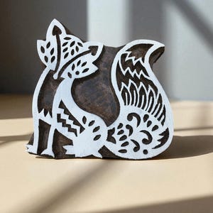 Sitting Stylish Fox Indian hand carved wood block stamp, traditional stamp block for textile fabric printing, pottery, Tjaps, sheep pottery
