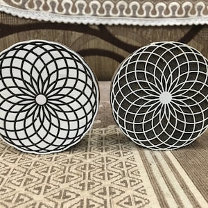 Mandala positief en negatief, met de hand gesneden Indiaas houten drukblok; textielstempel; aardewerk stempel,