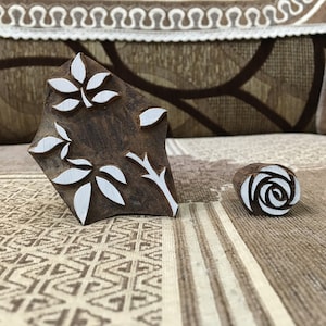 Tampon rose et feuille, bloc d'impression en bois indien sculpté à la main ; tampon textile; tampon de poterie,