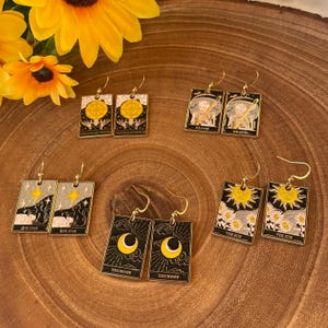 Gold Emaillierte Tarot Ohrringe, Tarot Karten Baumeln, 90er Jahre Witchy Einzigartiges Geschenk Für Sie, Die Sonne, Der Mond, Tod, Witchy Schmuck