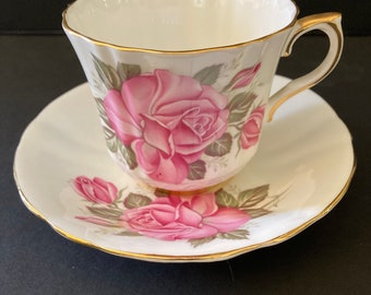 Englische Cottage Rose Teetasse mit Untertasse