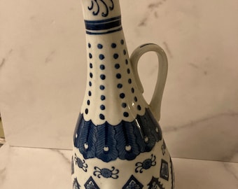 Blau-Weißer Krug von Seymour Mann