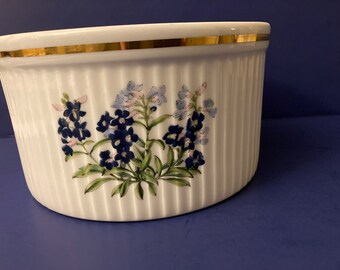 Spode 7-Zoll-Soufflé-Auflaufform-Backform mit lila-violetten Blumen